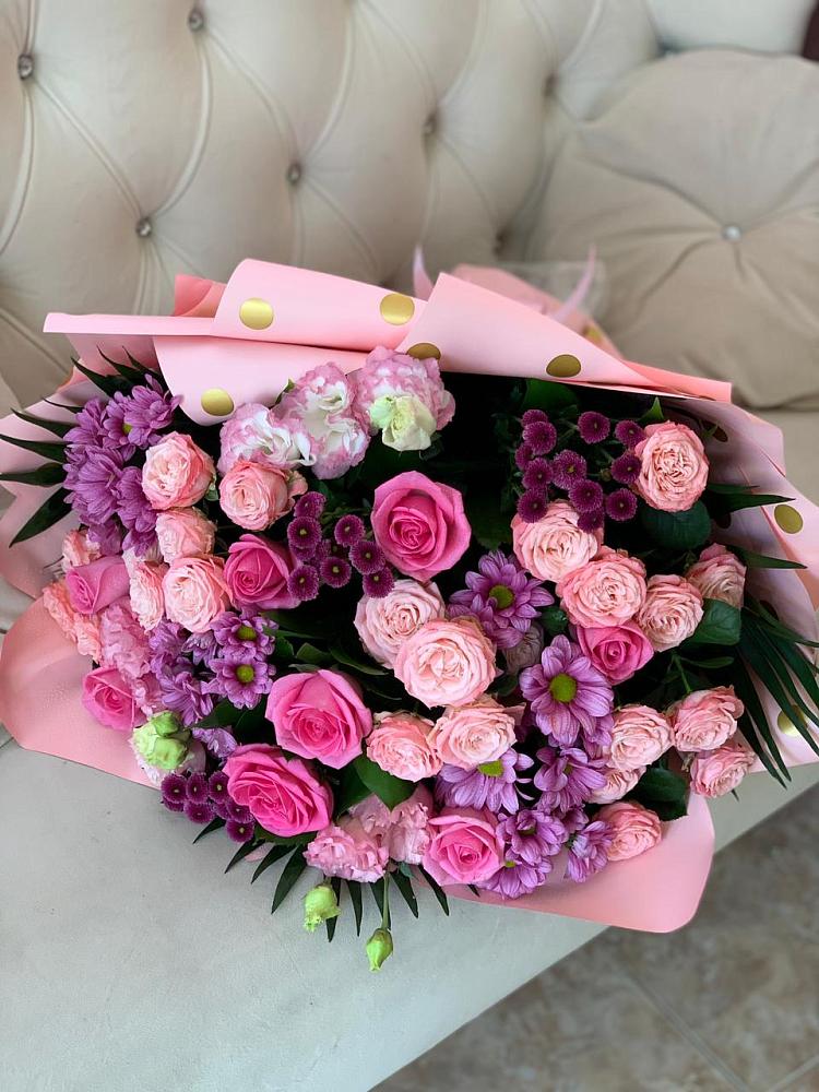 Букет цветов из: Хризантемы, Розы и Лизиантусы в Алтайском