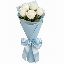 Букет 5 Белых роз Проуд в Алтайском