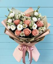 Букет цветов из:  Розы, Альстромерии и Лизиантусы #REPLACE_PRED# Алтайском