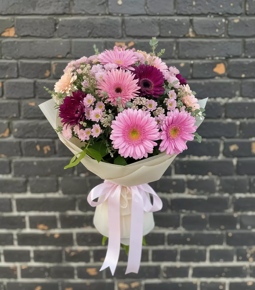 Букет цветов из: Герберы и Хризантемы в Алтайском