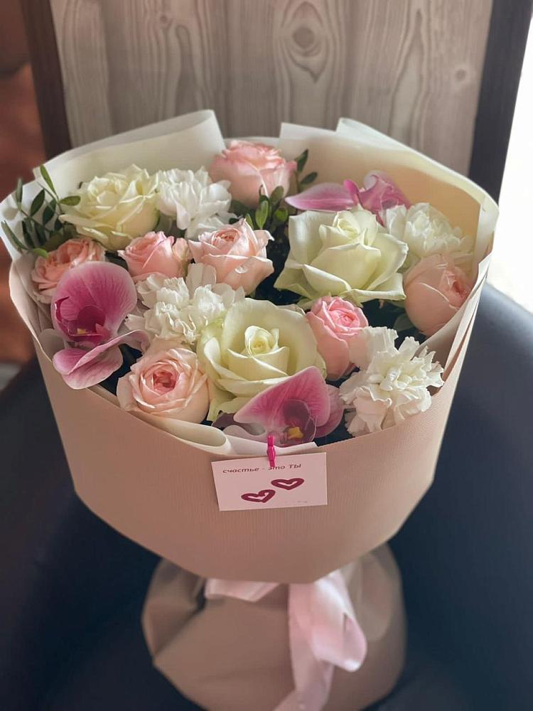 Букет цветов из: Орхидеи, Розы и Гвоздики в Алтайском