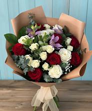 Букет цветов из:  Розы и Альстромерии #REPLACE_PRED# Алтайском