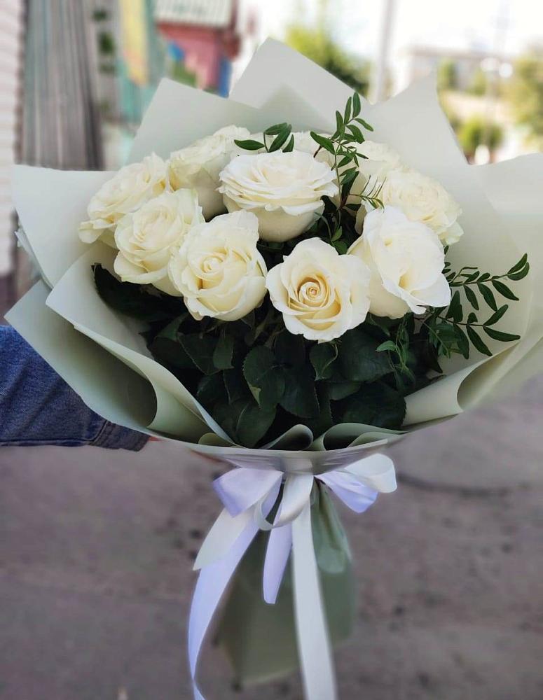 Букет Белые розы Проуд в Алтайском