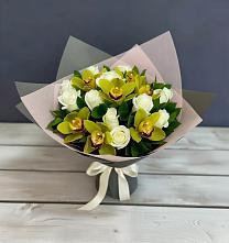 Букет цветов из:  Орхидеи и Розы в Алтайском