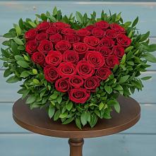 Цветочная композиция из Розы в виде сердца в Алтайском