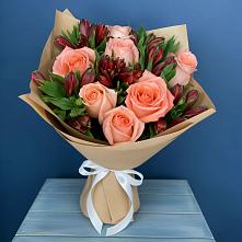 Букет цветов из:  Розы и Альстромерии #REPLACE_PRED# Алтайском