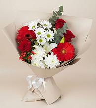 Букет цветов из:  Розы, Хризантемы, Герберы и Лилии в Алтайском