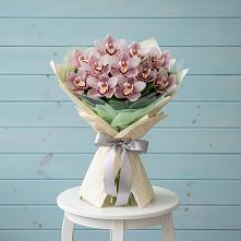 Букет цветов из:  Орхидеи и Розы в Алтайском