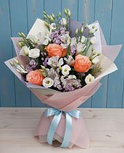 Букет цветов из:  Лизиантусы, Розы, Альстромерии и Гипсофила #REPLACE_PRED# Алтайском