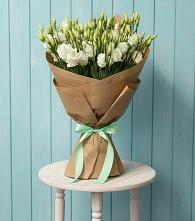 Букет цветов из:  Лизиантусы в Алтайском