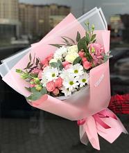 Букет цветов из:  Розы, Лизиантусы и Хризантемы в Алтайском