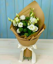 Букет цветов из:  Хризантемы и Лизиантусы #REPLACE_PRED# Алтайском