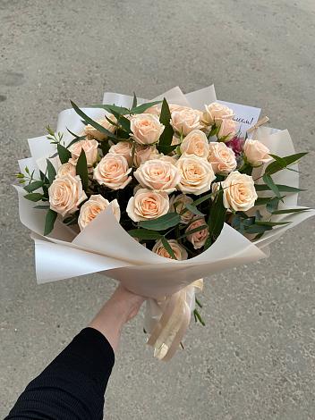 Букет Кремовые розы Латте в Алтайском