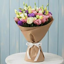 Букет цветов из:  Лизиантусы в Алтайском
