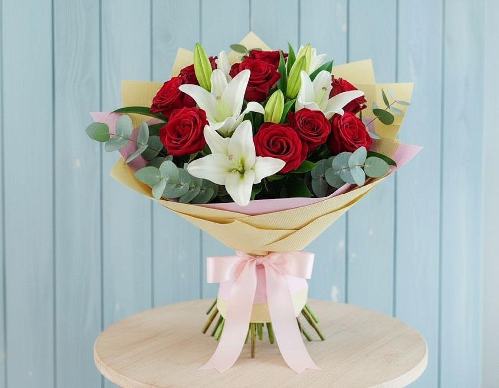 Букет цветов из: Лилии и Розы в Алтайском