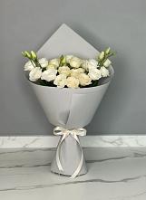 Букет цветов из:  Розы и Лизиантусы #REPLACE_PRED# Алтайском